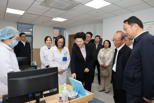 省卫生健康委调研推进卫生健康领域省政府民生实事项目